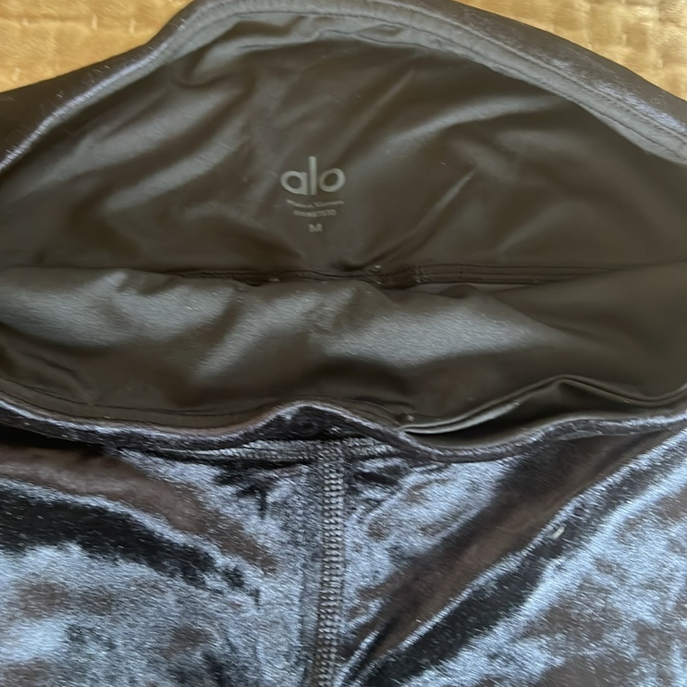 Alo Yoga Velvet leggings - Picture 4 of 4